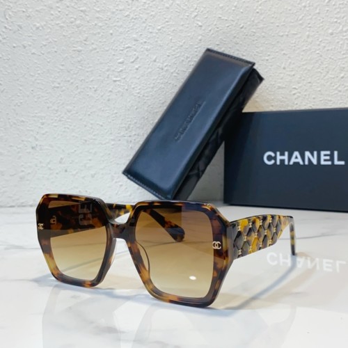 Classic Wayfarer sunglasses CHA-NEL Counterfeit SCHA237