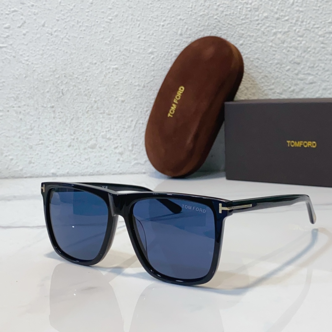 blue color of fake designer shades tom ford ft0832