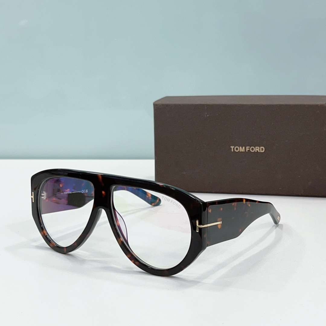 amber color of fake oversized tom ford eyeglasses ft1044