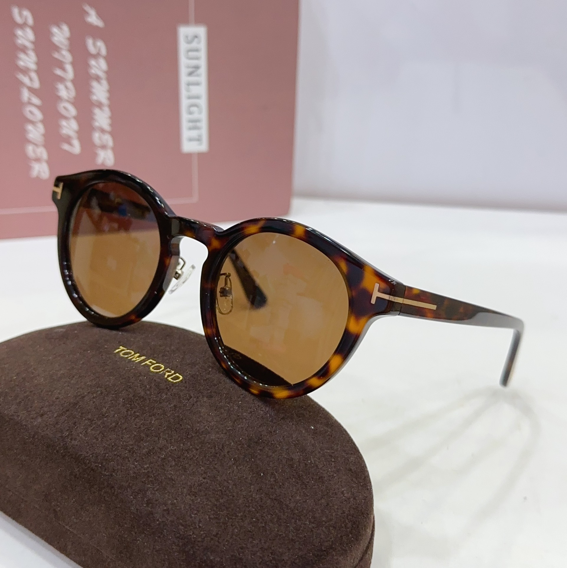 amber color of tom ford womens sunglasses knockoff tf1053