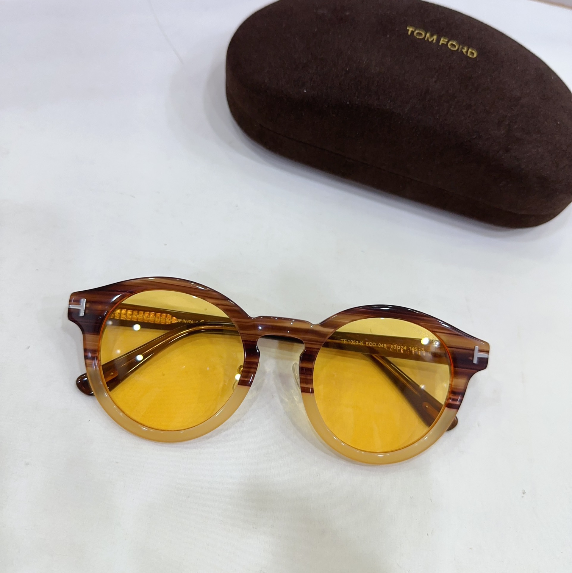 front version yellow color of tom ford womens sunglasses knockoff tf1053