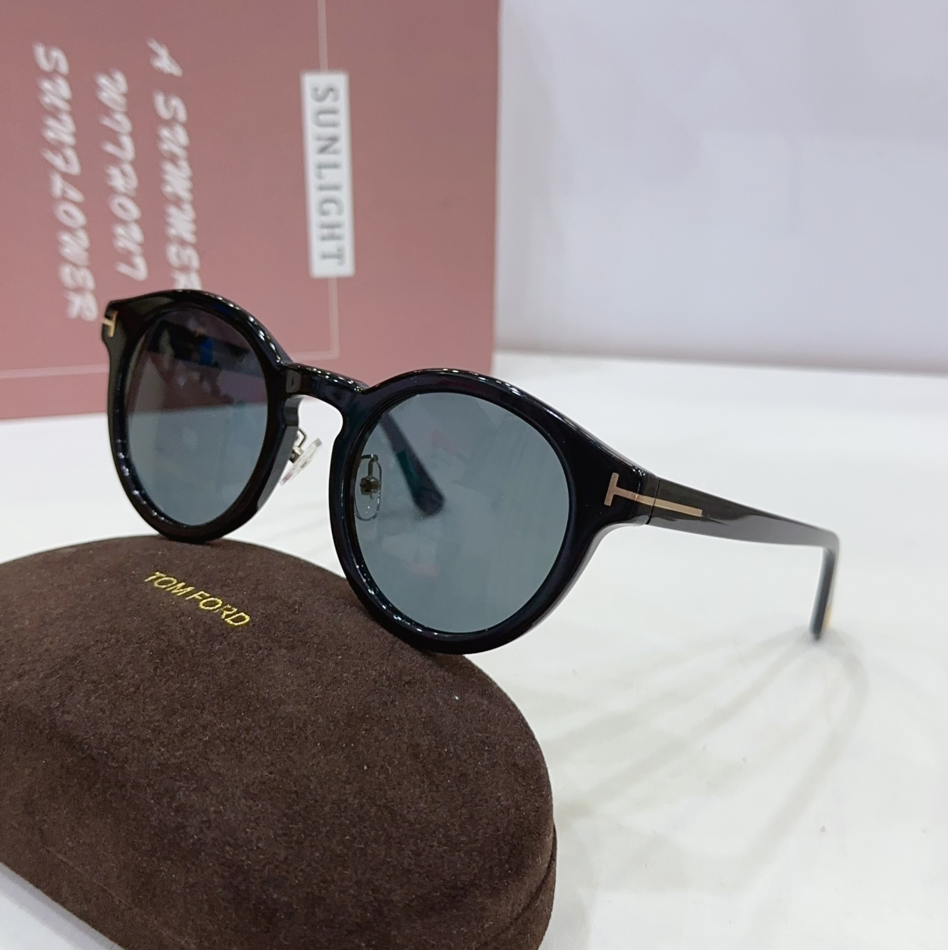 black color of tom ford womens sunglasses knockoff tf1053