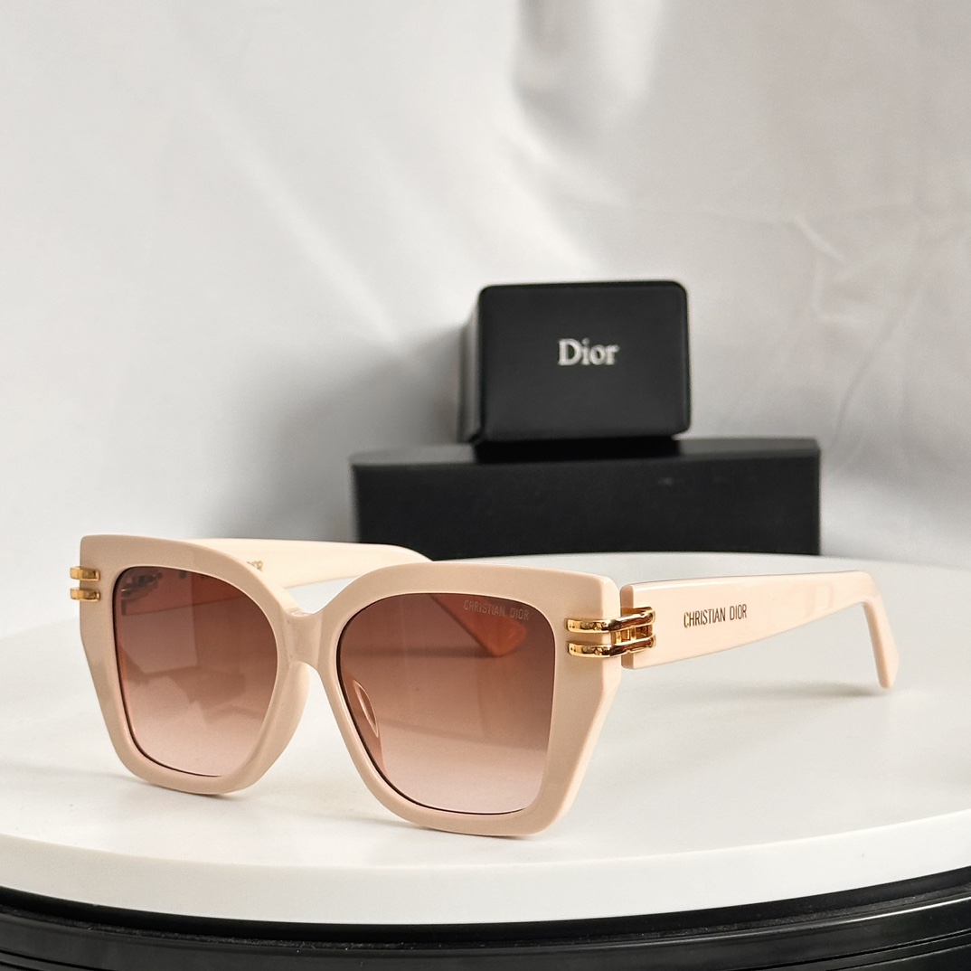 pink color of dior Sunglasses S1F
