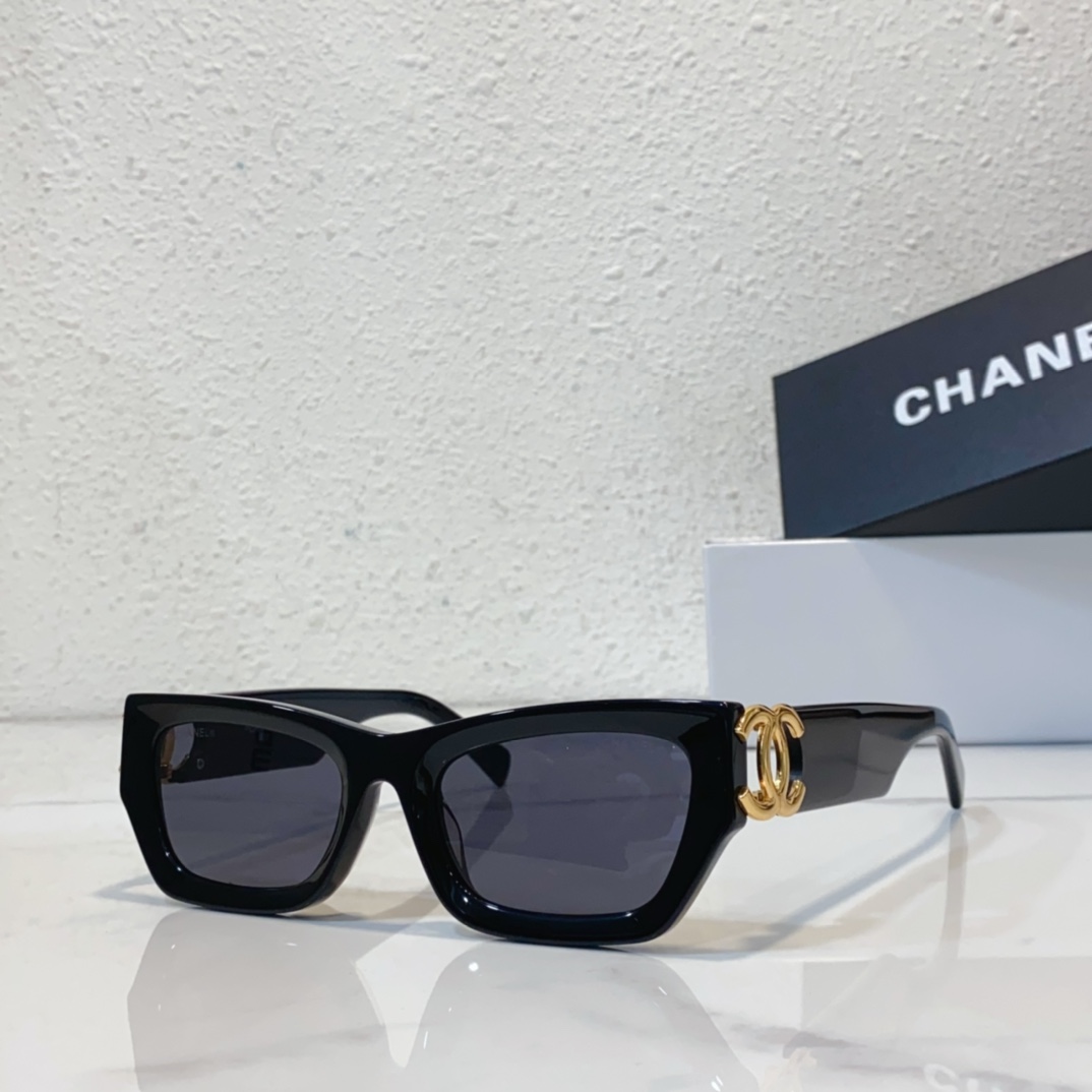 black color of classic wayfarer sunglasses replica chanel ch5837