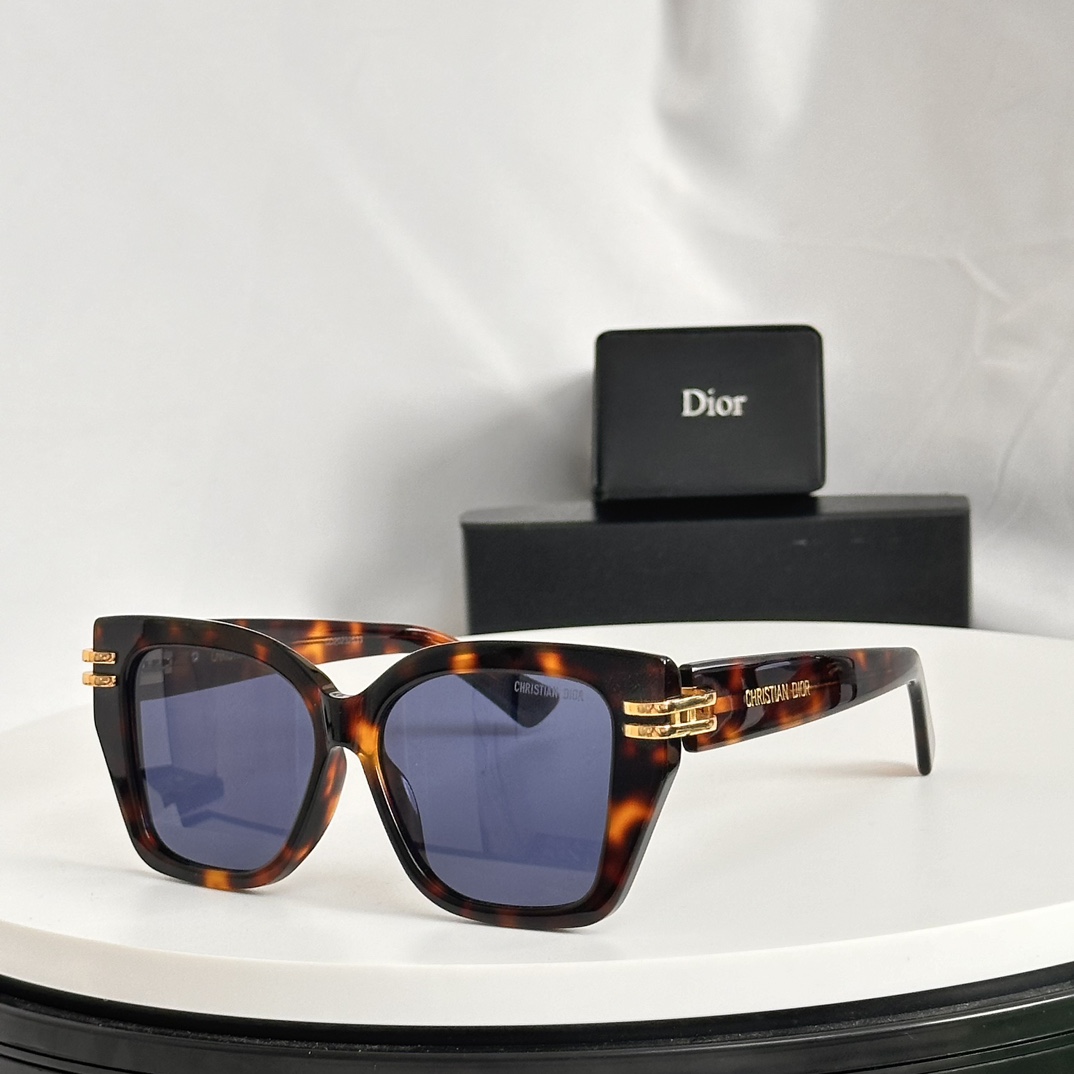 amber color of dior Sunglasses S1F