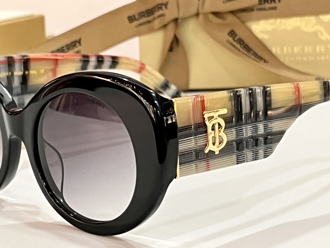 side version of replica sunglasses burberry 4743