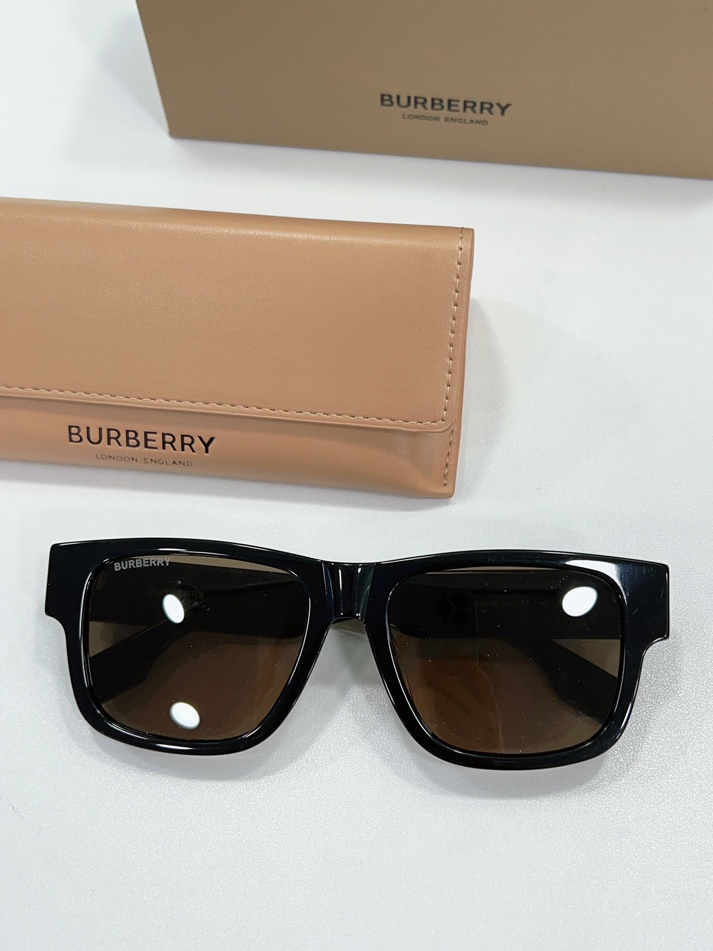 front version of replica luxury sunglasses for women burberry be4358