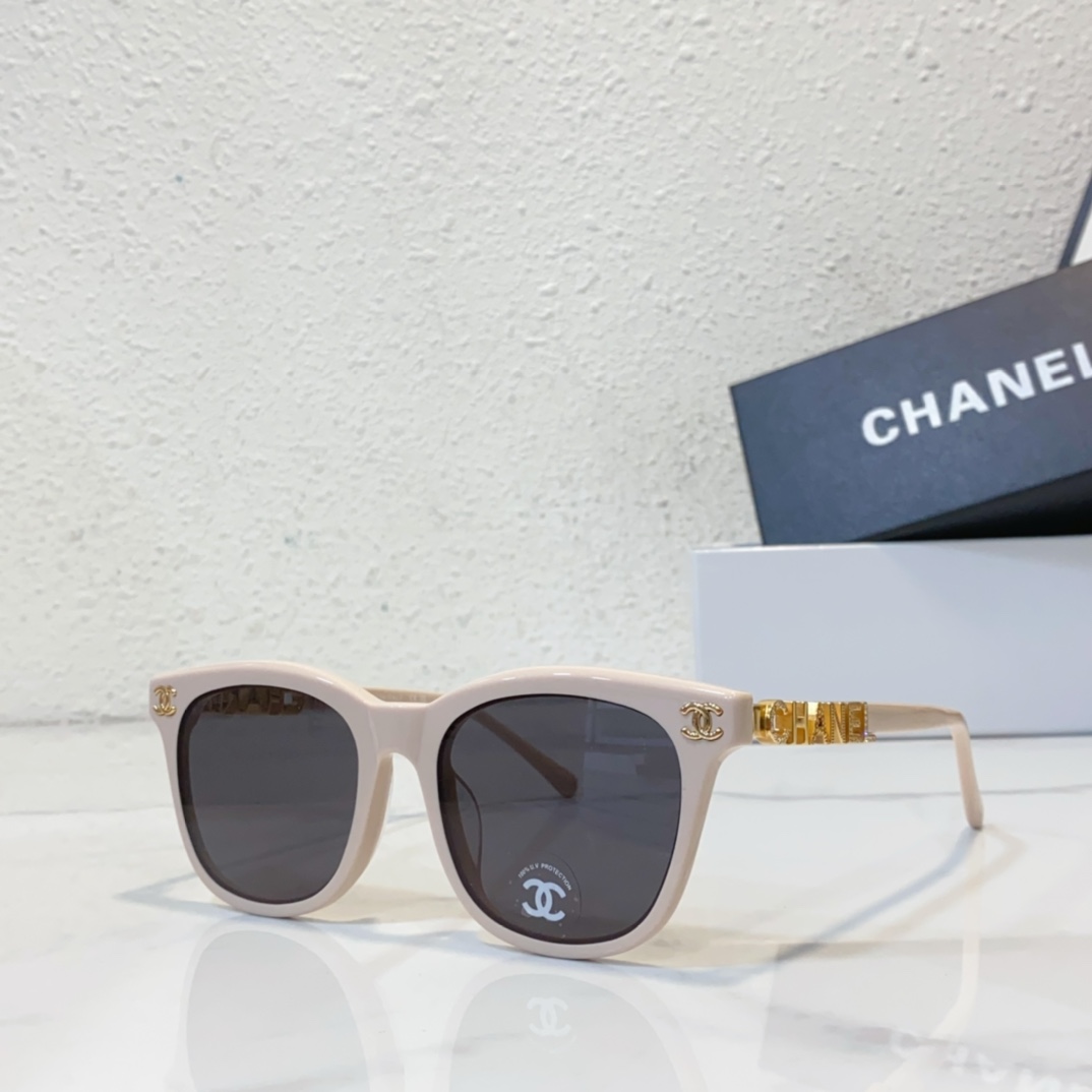 white color of copy sunglasses chanel 24ss6803