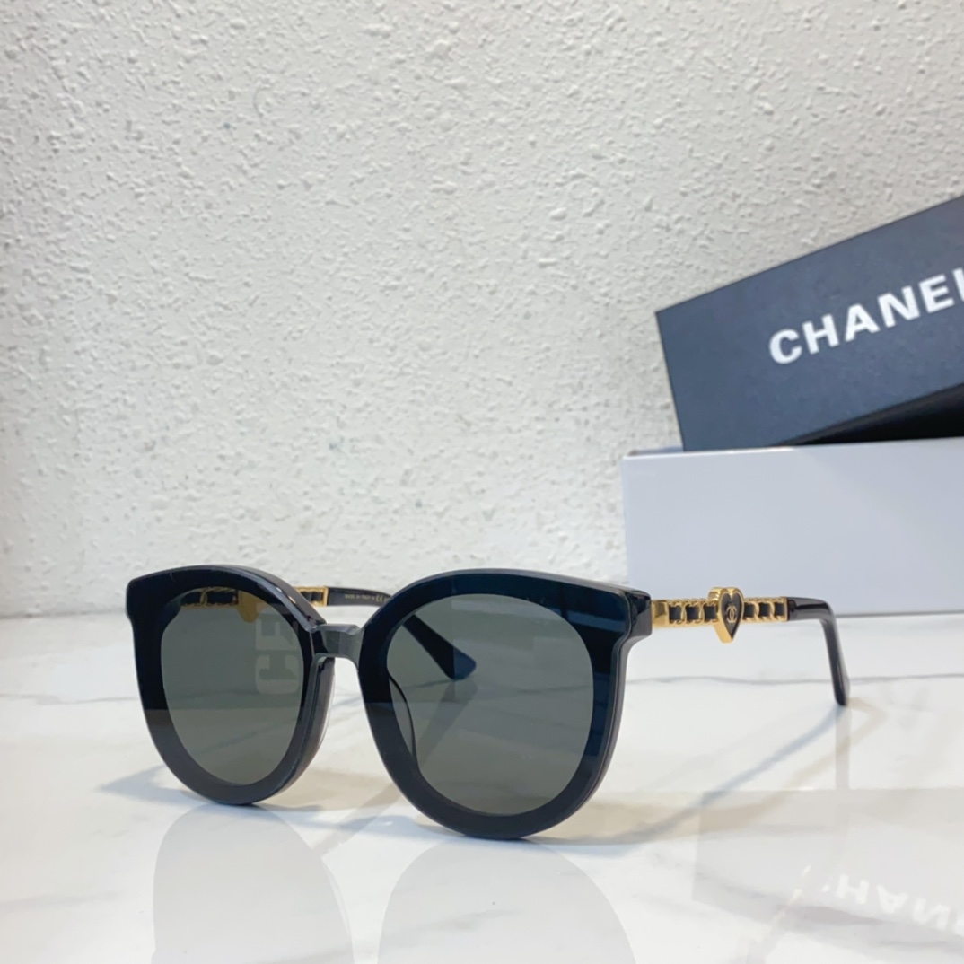 black color of Chanel sunglasses replica A95077