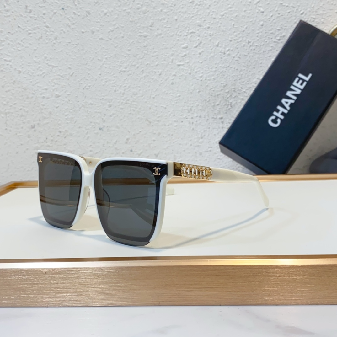 white color of Chanel sunglasses replica 7162