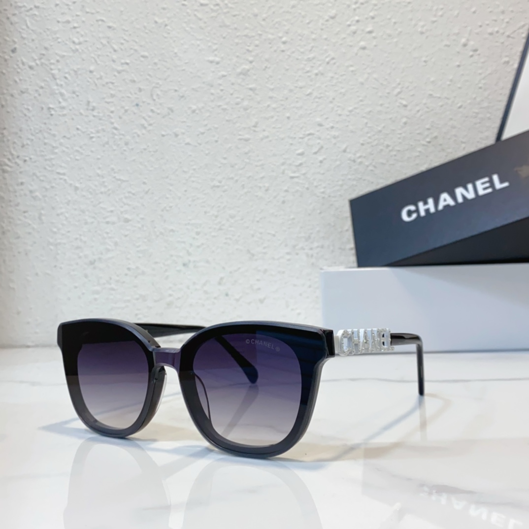 silver color of Chanel sunglasses replica A95068
