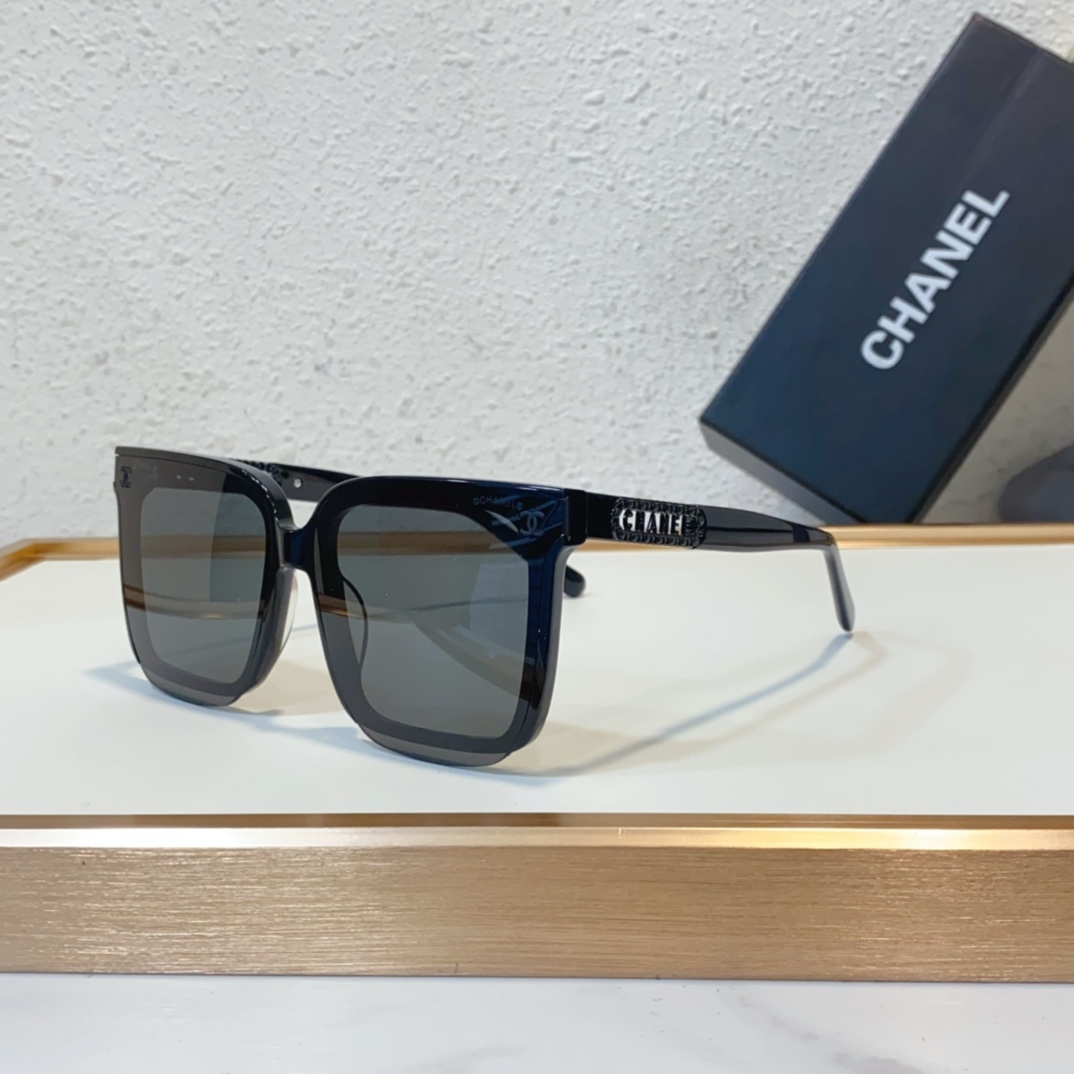 black color of Chanel sunglasses replica 7162