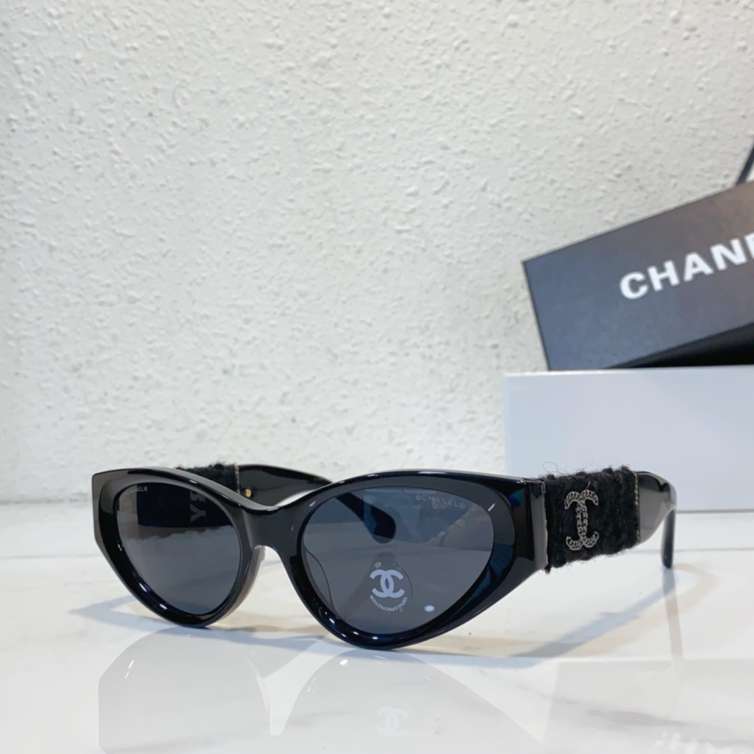 black silver Chanel sunglasses replica 5513