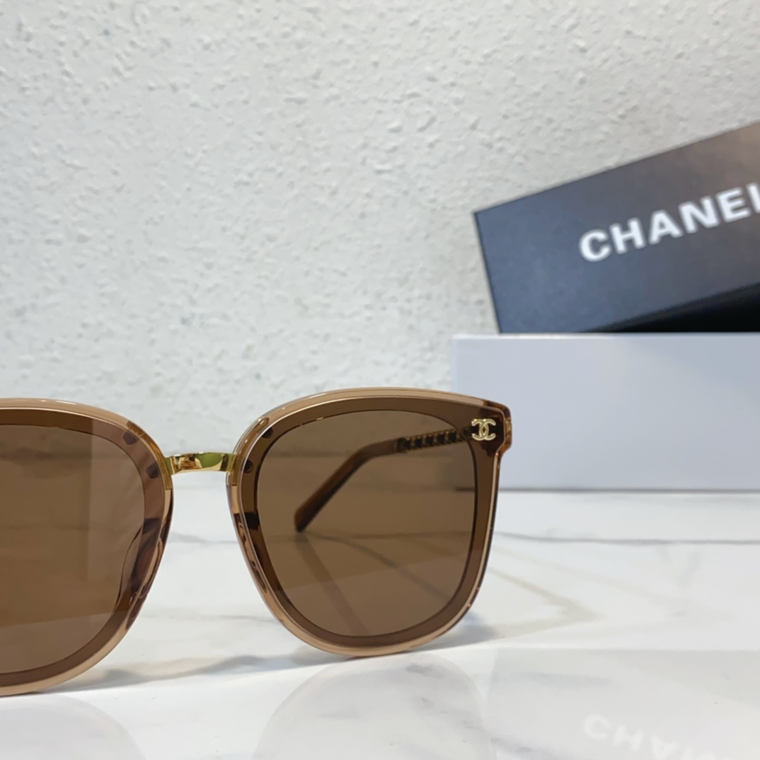 front version 2 Replica Chanel sunglasses CH7312