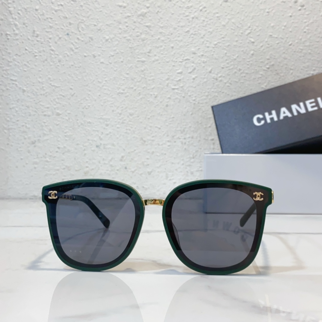 front version Replica Chanel sunglasses CH7312