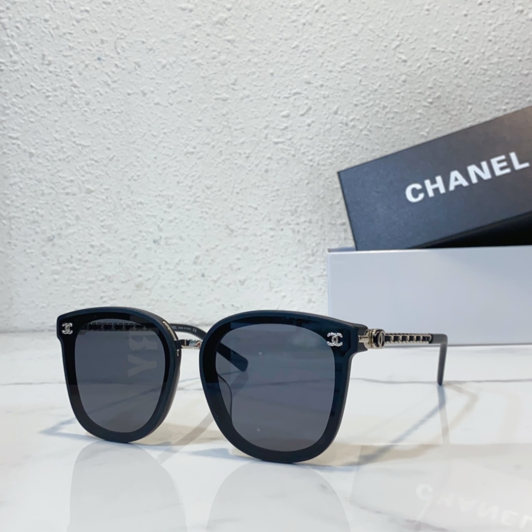 black Replica Chanel sunglasses CH7312