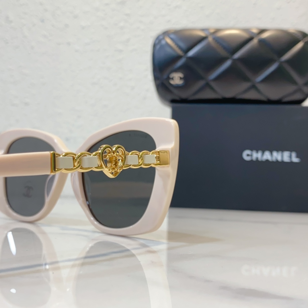 side version Replica Chanel sunglasses CH7982