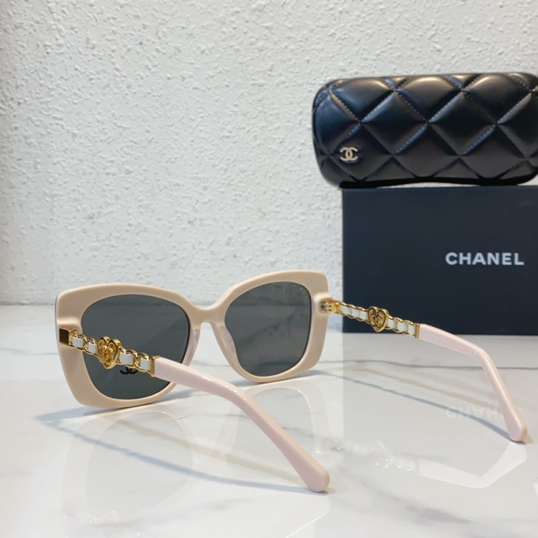 inside Replica Chanel sunglasses CH7982