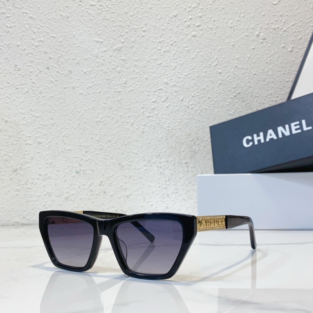 black gold Replica Chanel sunglasses CH8204