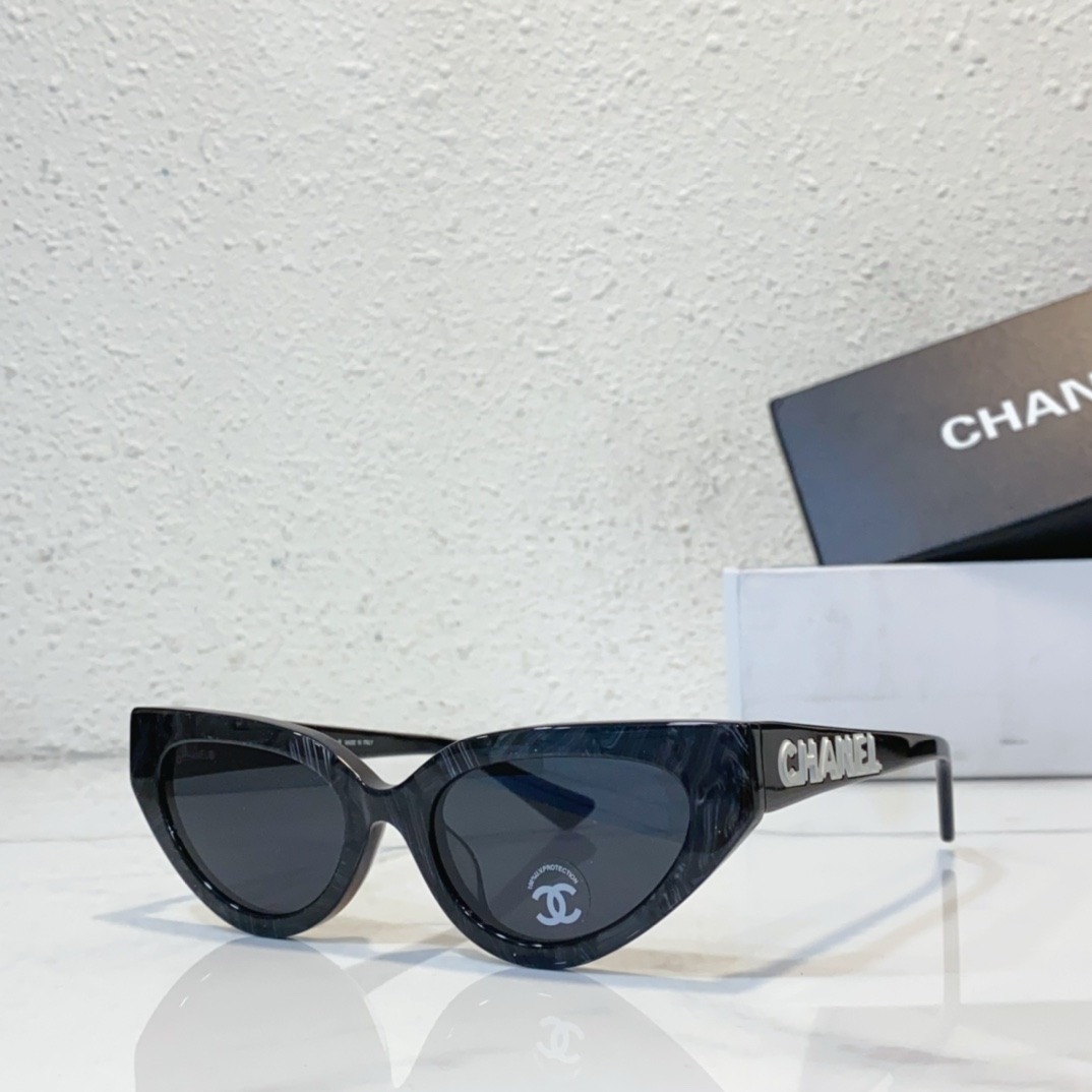 black of Replica sunglasses for women ch73143