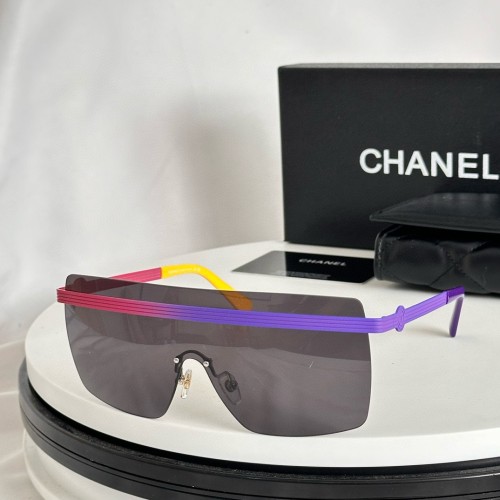 white of Replica chanel sunglasses for women ch71586