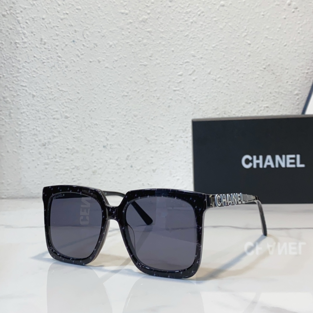 grey of Replica sunglasses that look real CH9193S
