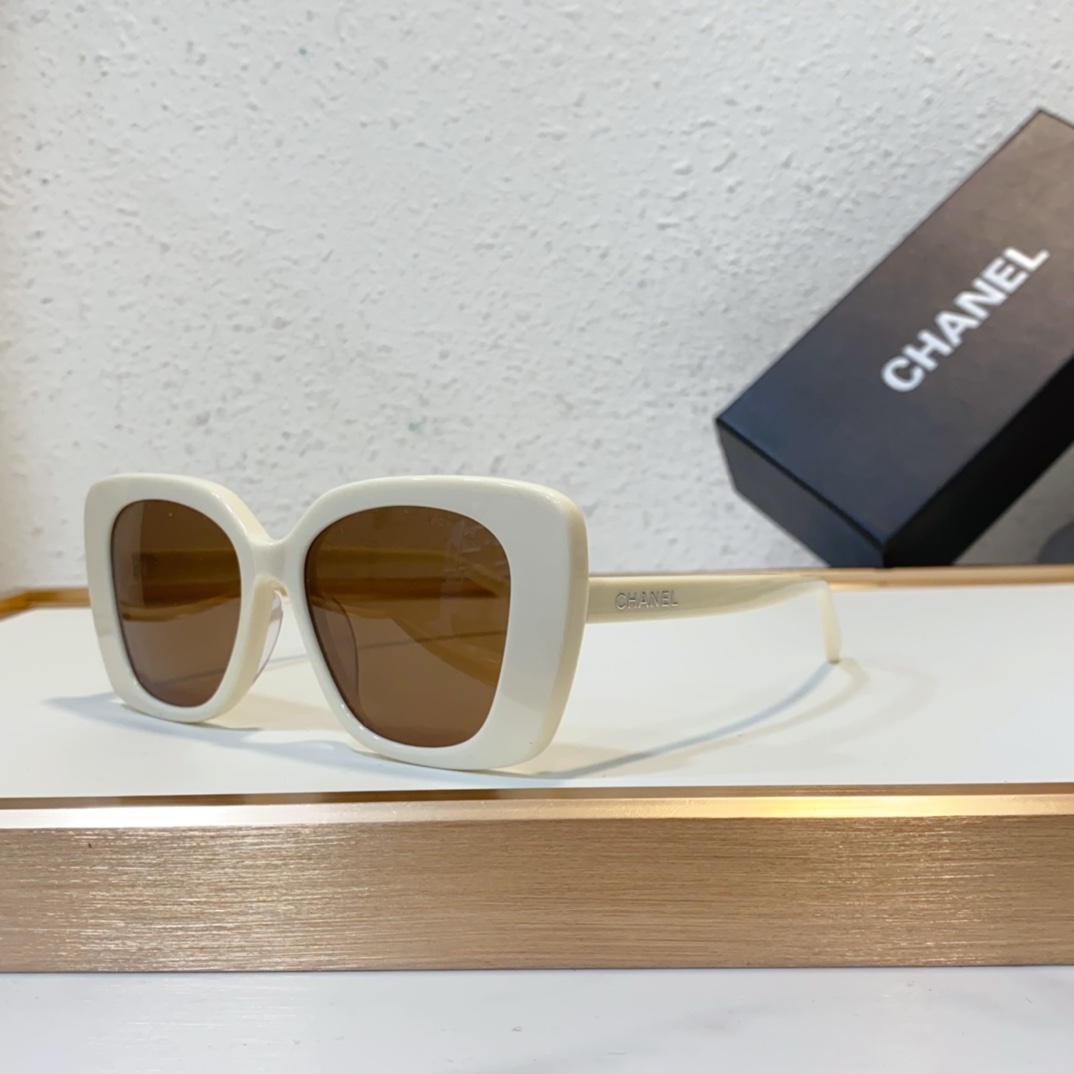Chanel Replica sunglasses for beach vacations ch5504 - beige