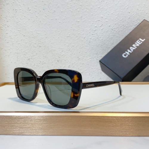 Chanel Replica sunglasses for beach vacations ch5504