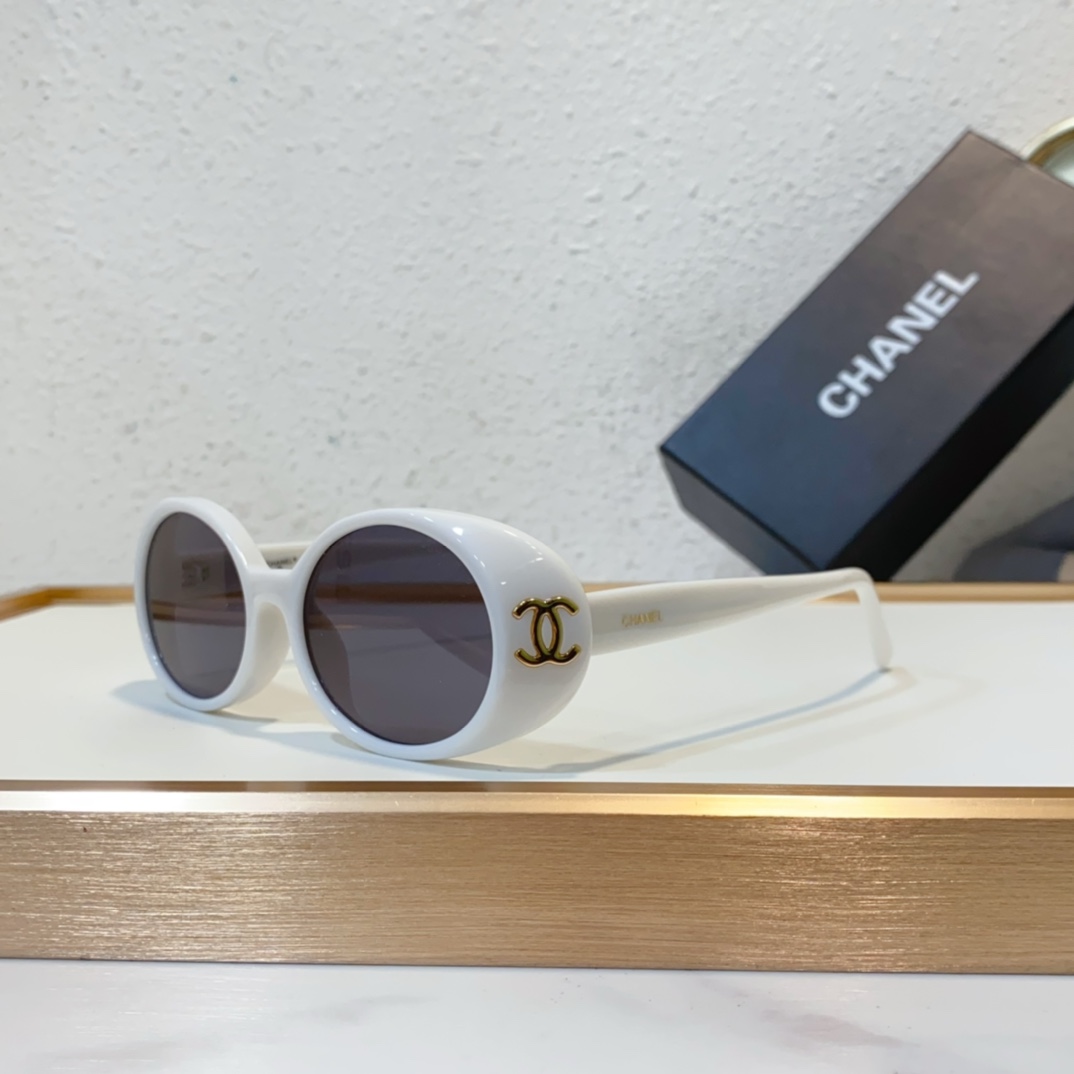 Best replica sunglasses with polarized lenses chanel 5618 - white