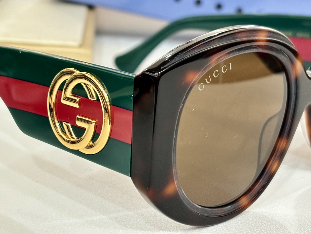 Fake gucci sunglasses for everyday wear gg1308s - side logo