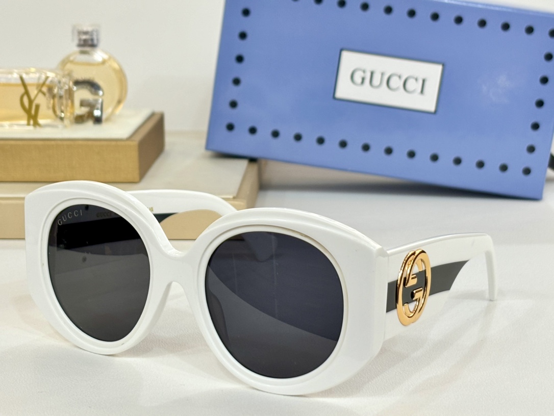 Fake gucci sunglasses for everyday wear gg1308s - white