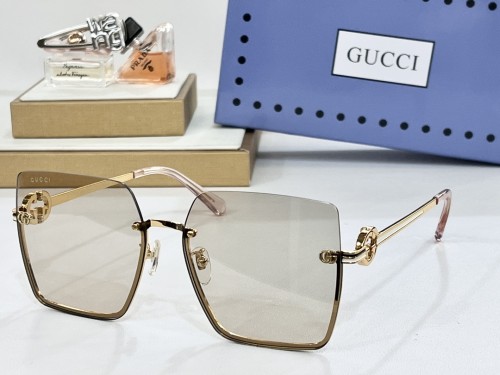 Fake Gucci sunglasses with scratch-resistant lenses gg1295s