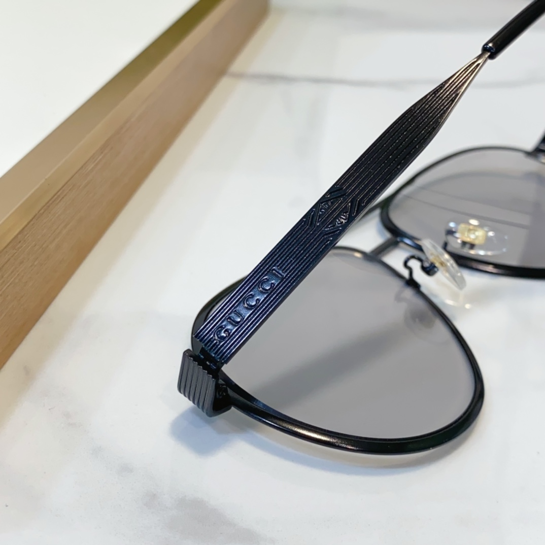 Gucci replica sunglasses for casual wear gg1513s - side