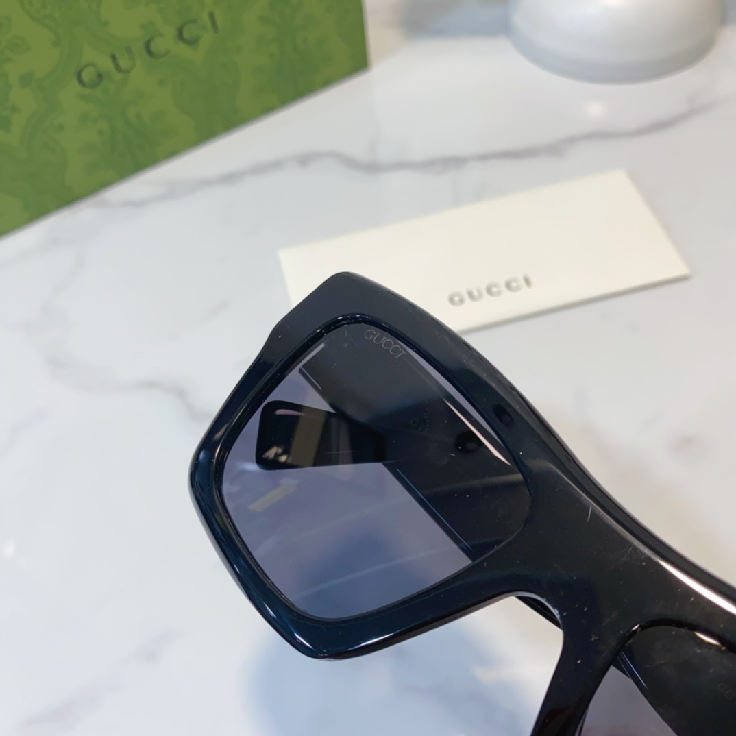 Designer Gucci imposter sunglasses gg1772s - front