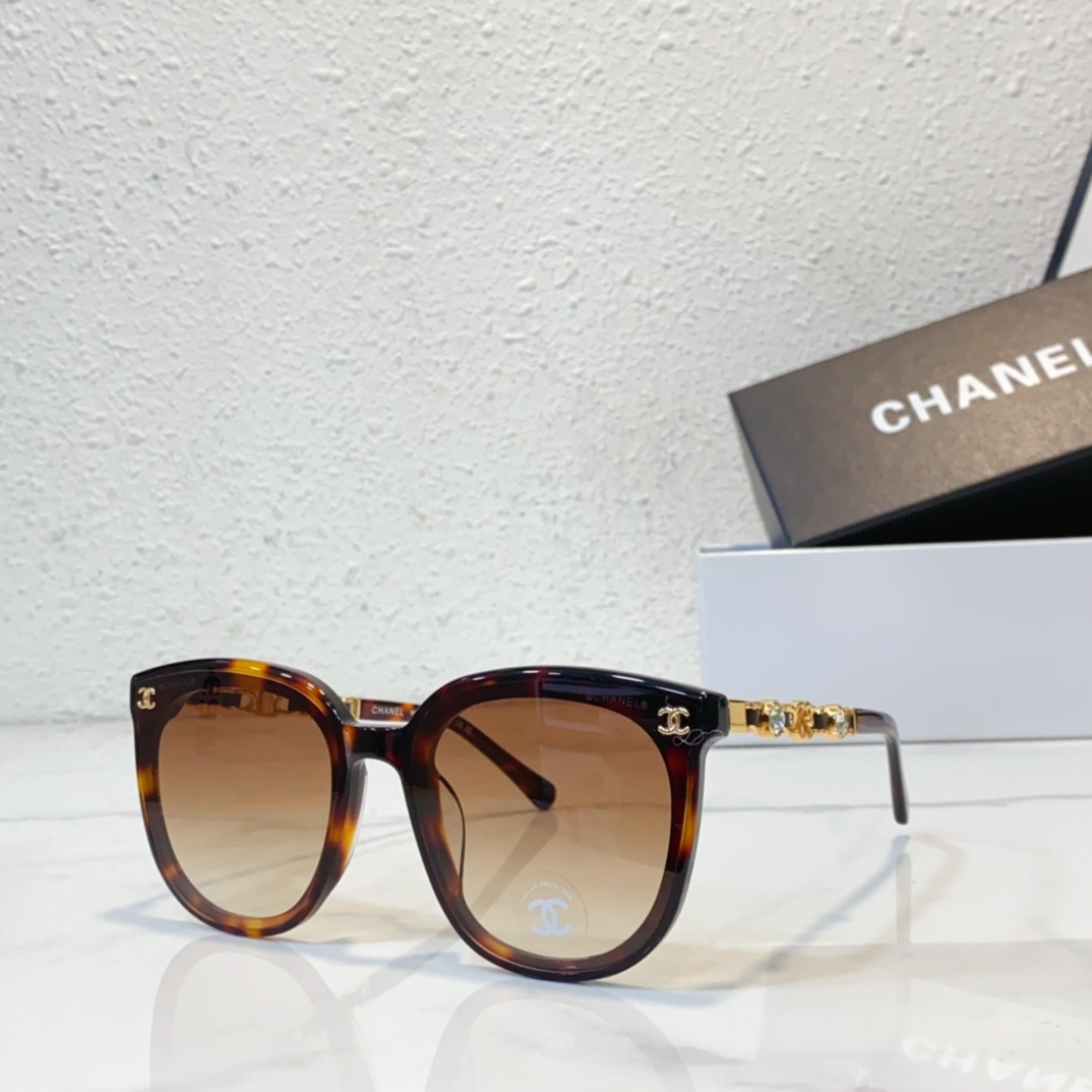 Faux Chanel sunglasses 6810 - amber