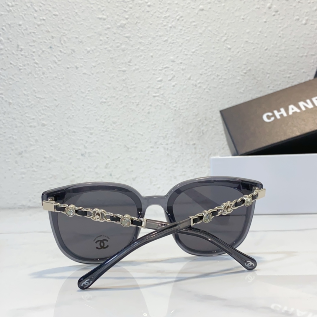 Faux Chanel sunglasses 6810 - back