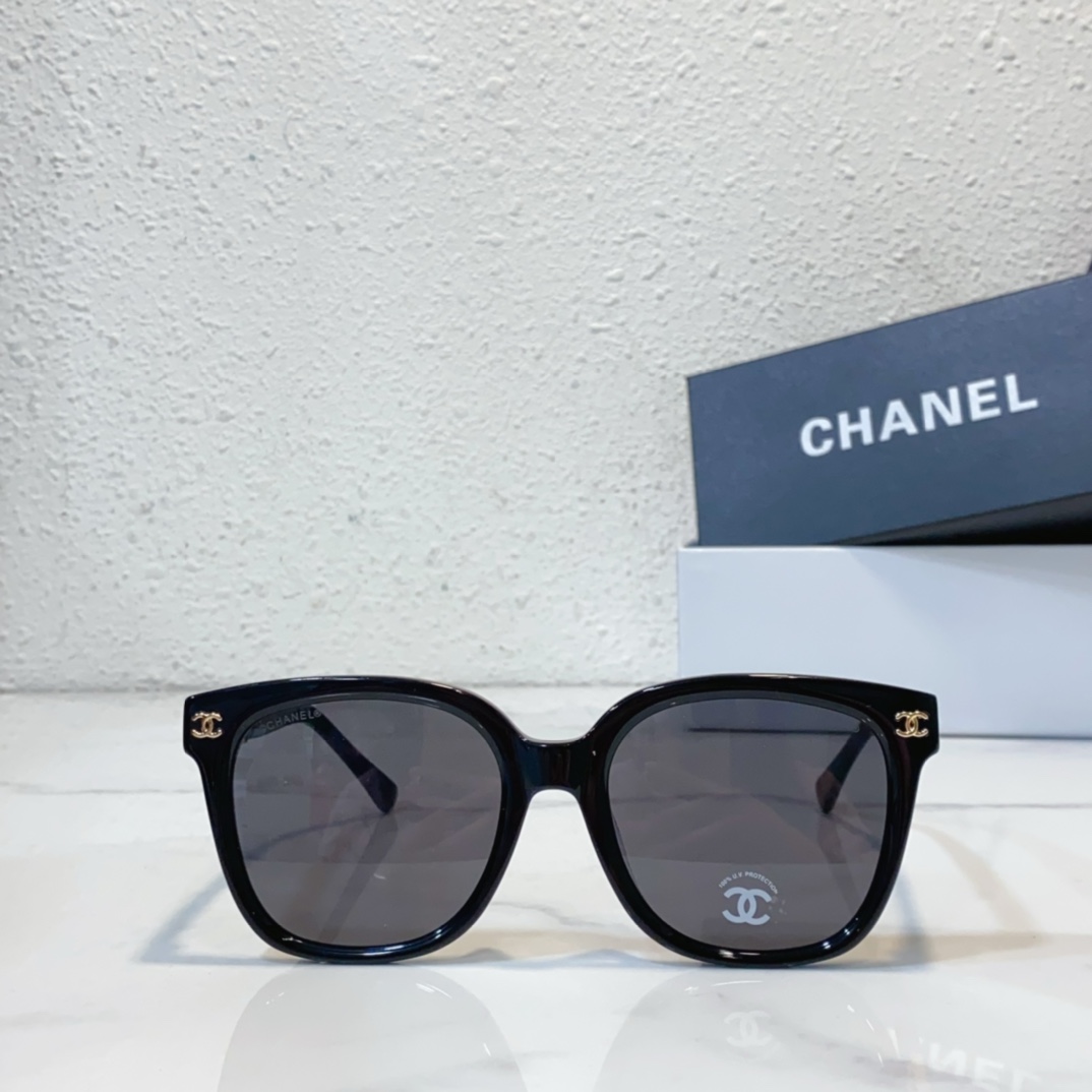 Chanel sunglasses Dupe 6822 - front