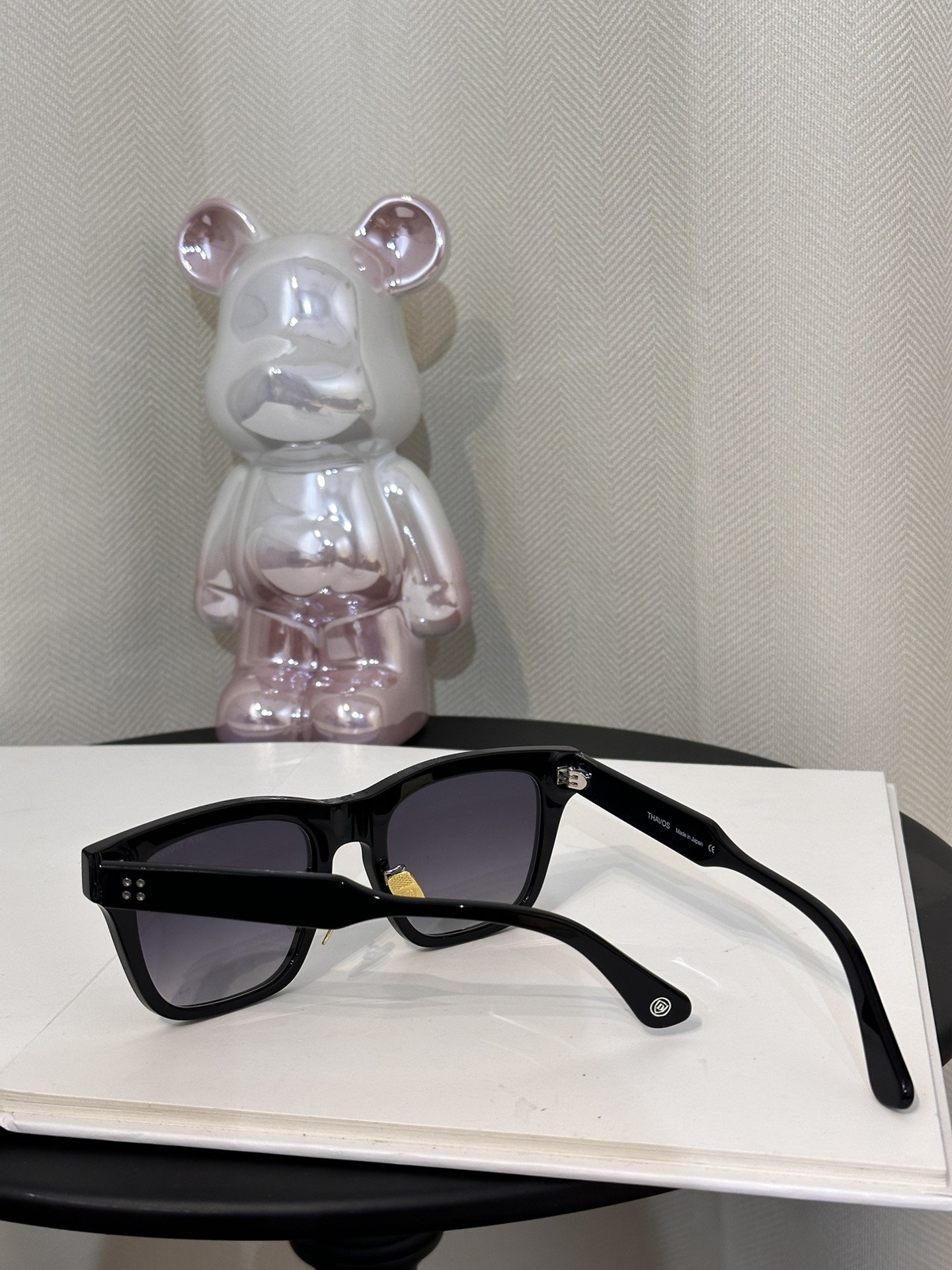 Faux designer sunglasses DITA DT THAVO - side