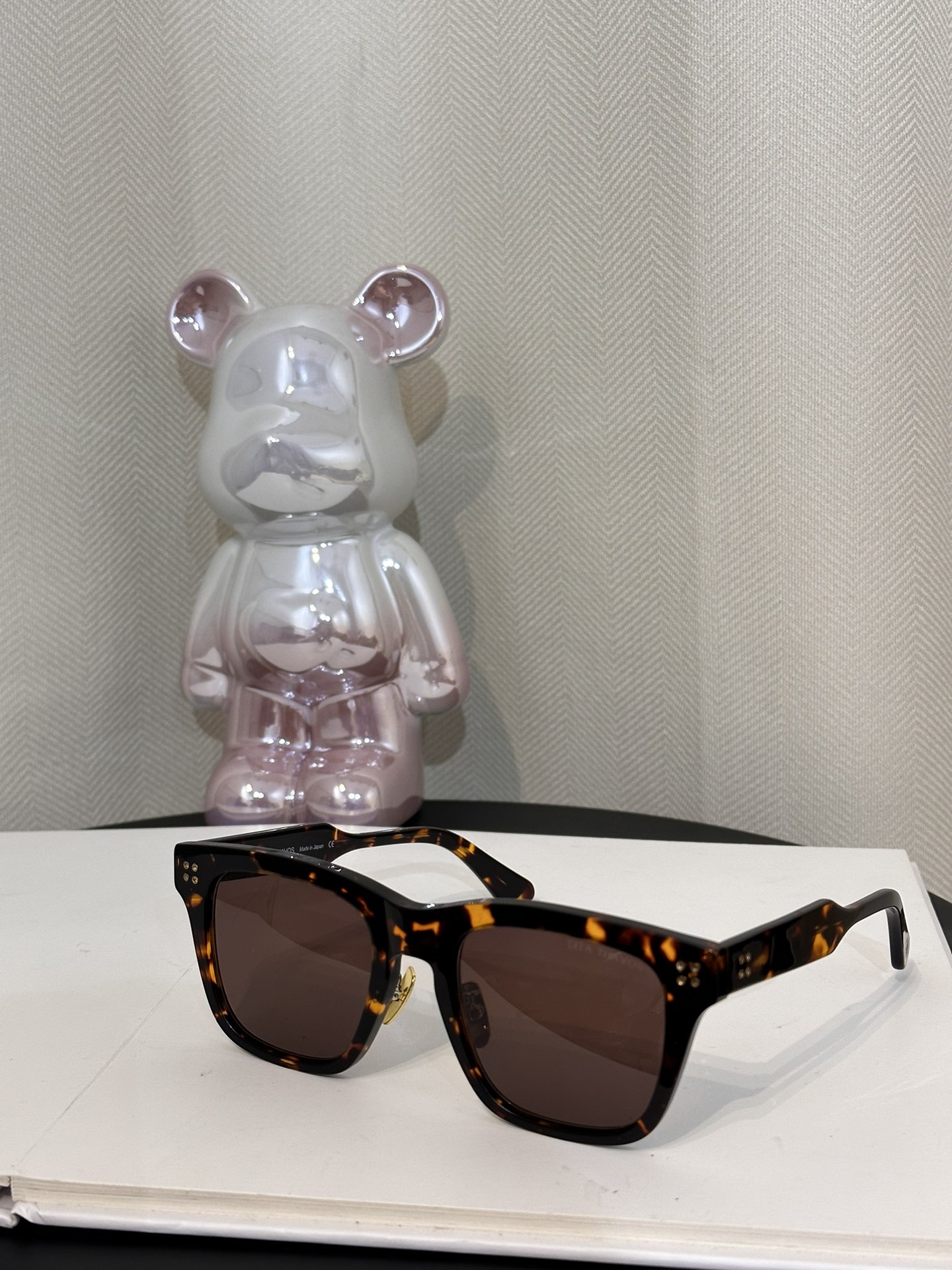 Faux designer sunglasses DITA DT THAVO - amber