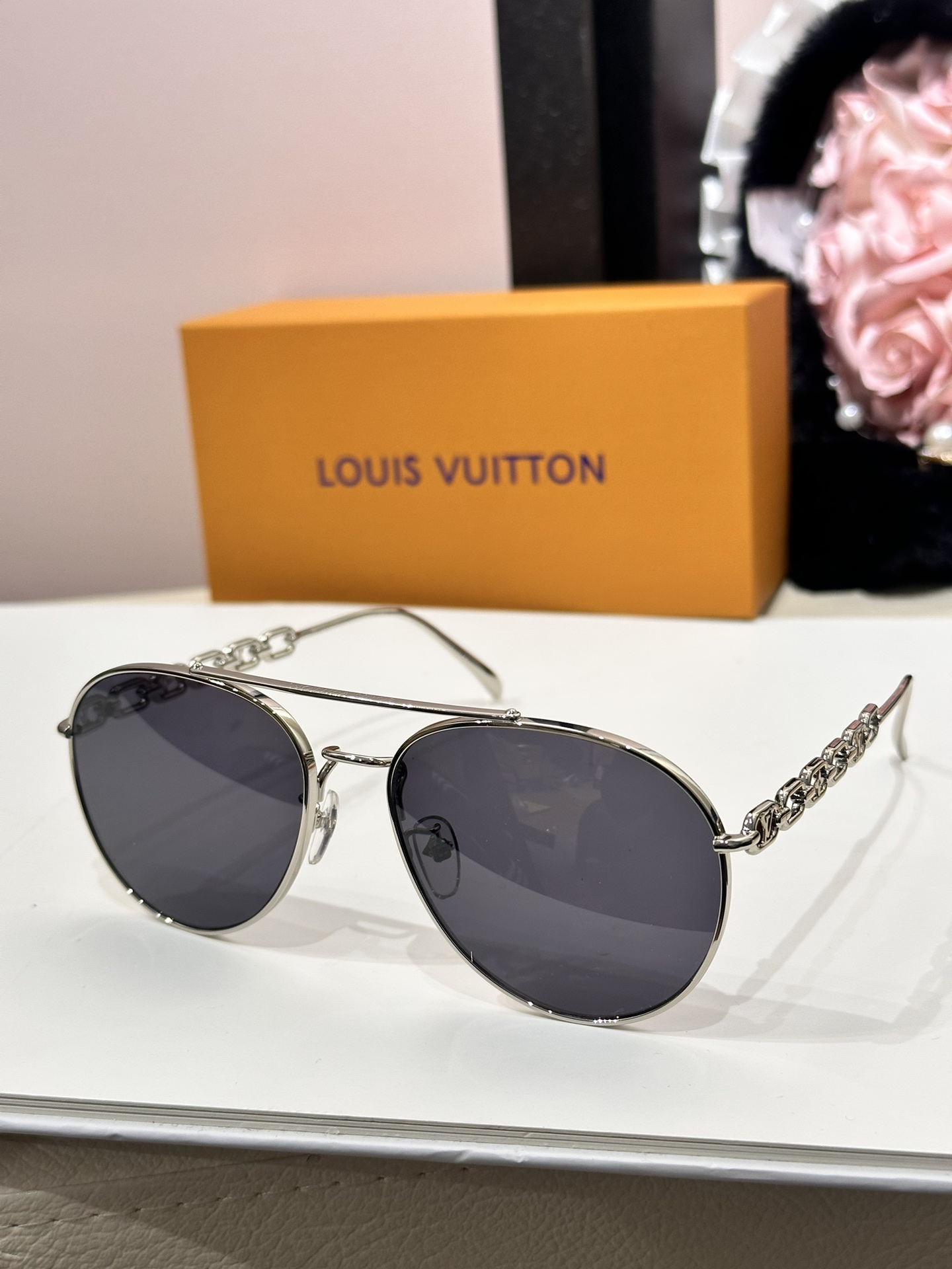 Wholesale Fake L^V Sunglasses Online 1540e - Black silver