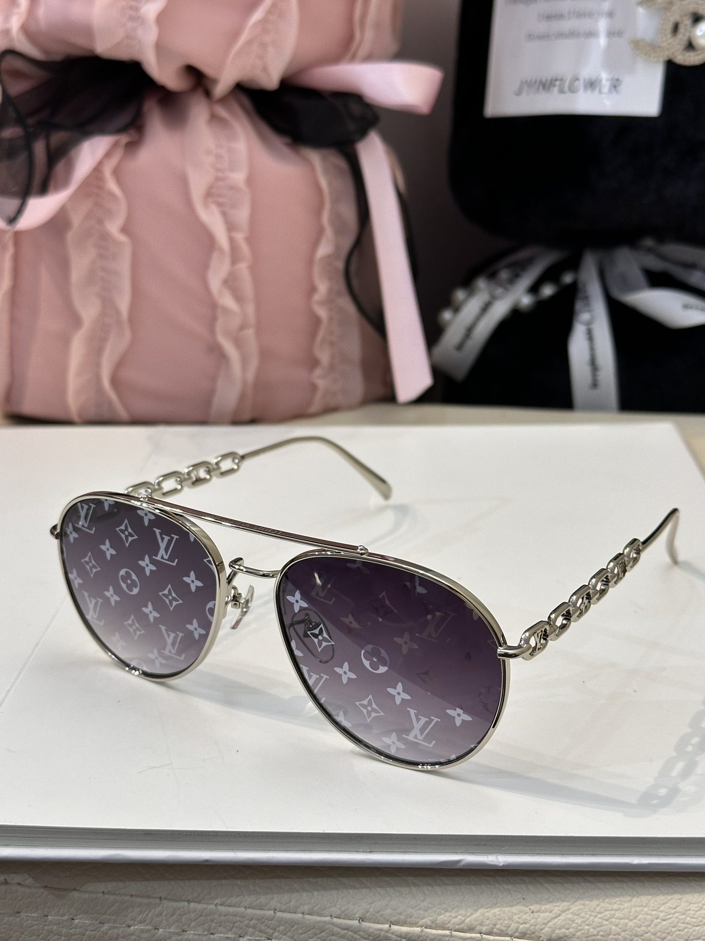 Wholesale Replica L^V Sunglasses z1539e - c2 Wholesale Replica L^V Sunglasses z1539e - c2