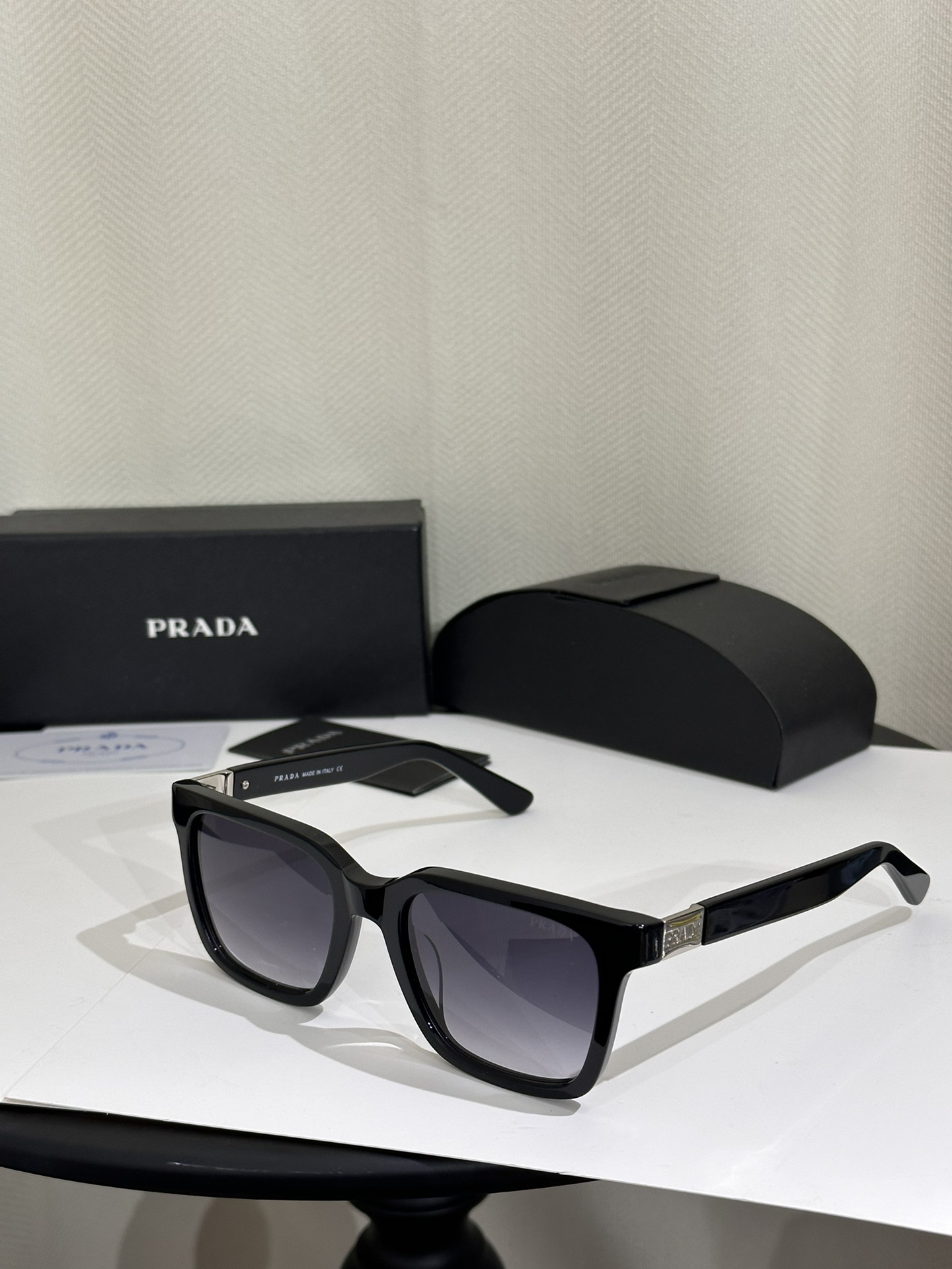 Wholesale replica Prada Sunglasses Online pr59zy - black silver