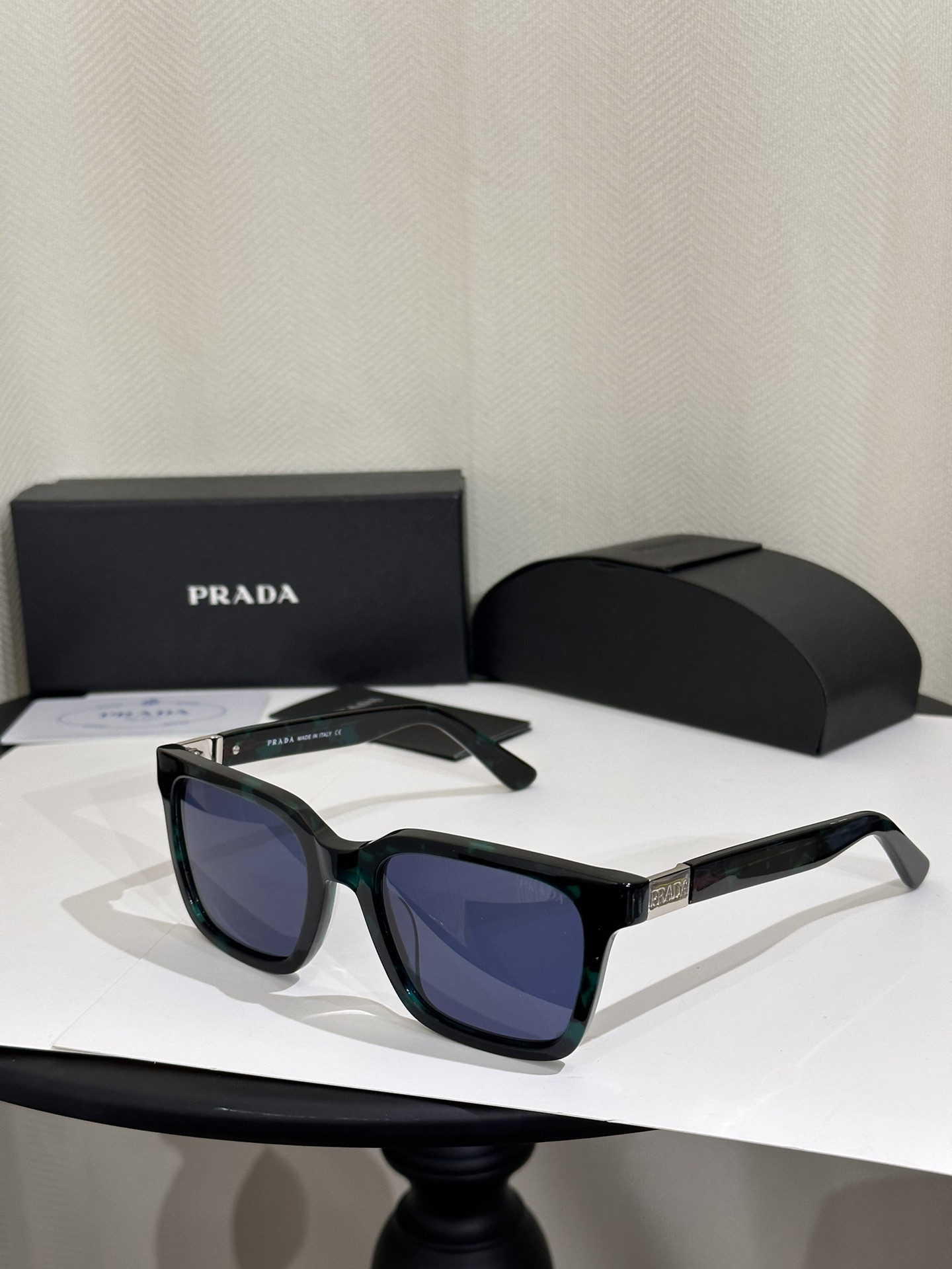 Wholesale replica Prada Sunglasses Online pr59zy - black gold