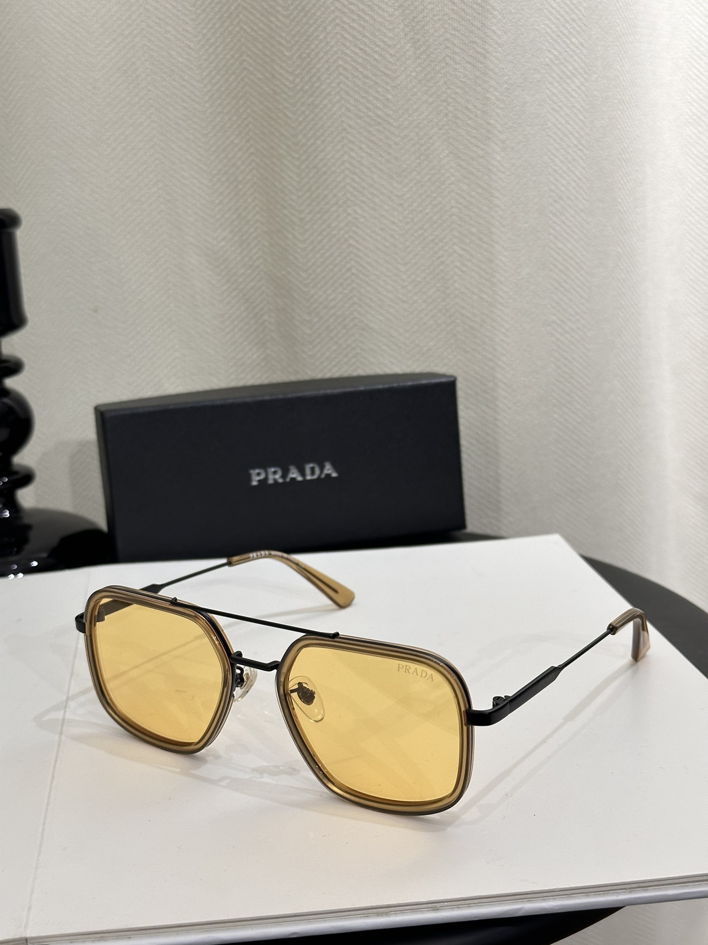 yellow color of Cheap Prada sunglasses dupe pr57x