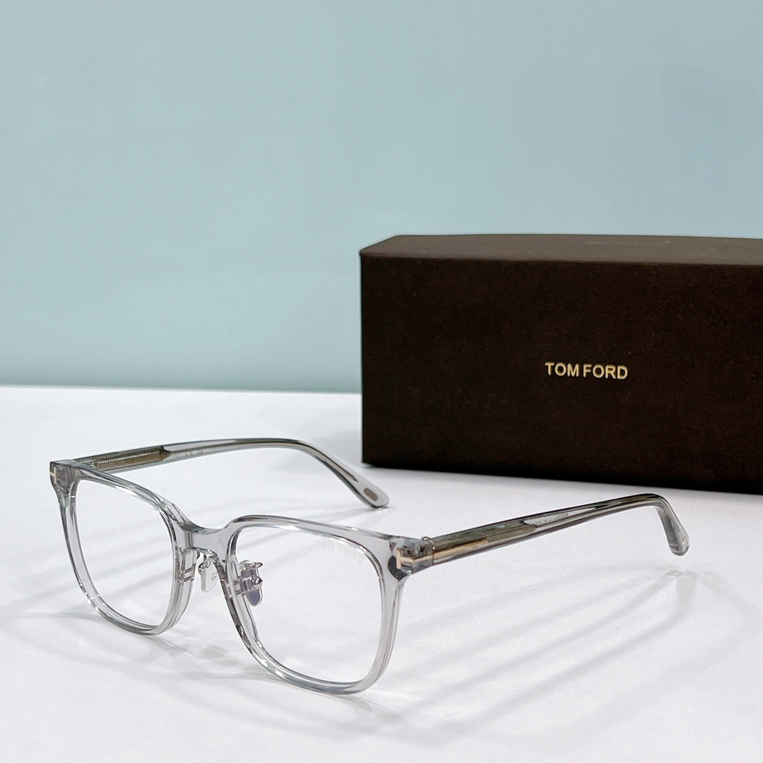 clear clolr of Tom Ford Replica Eyeglasses tf5752