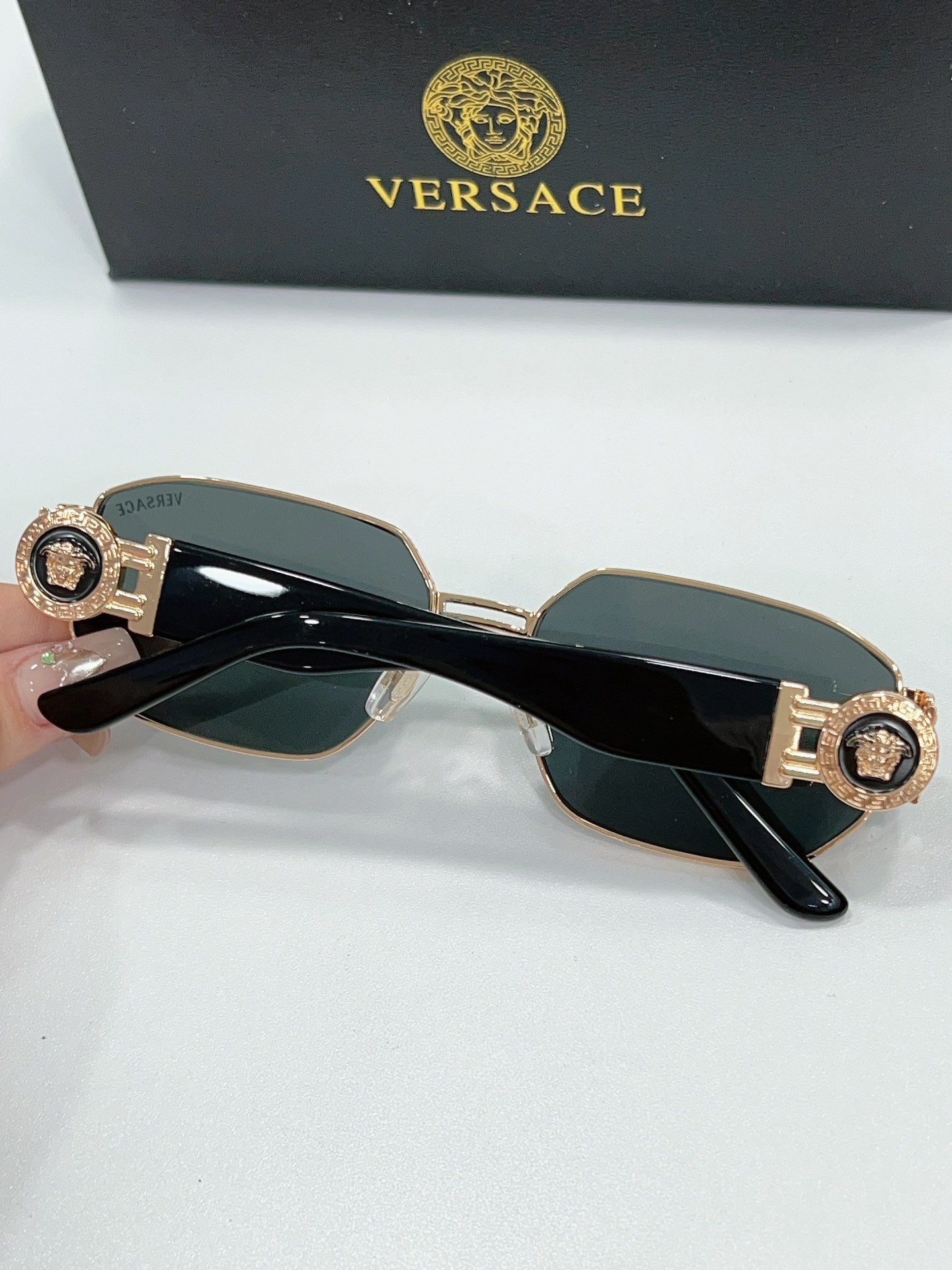back version of Wholesale Copy Versace Sunglasses ves72