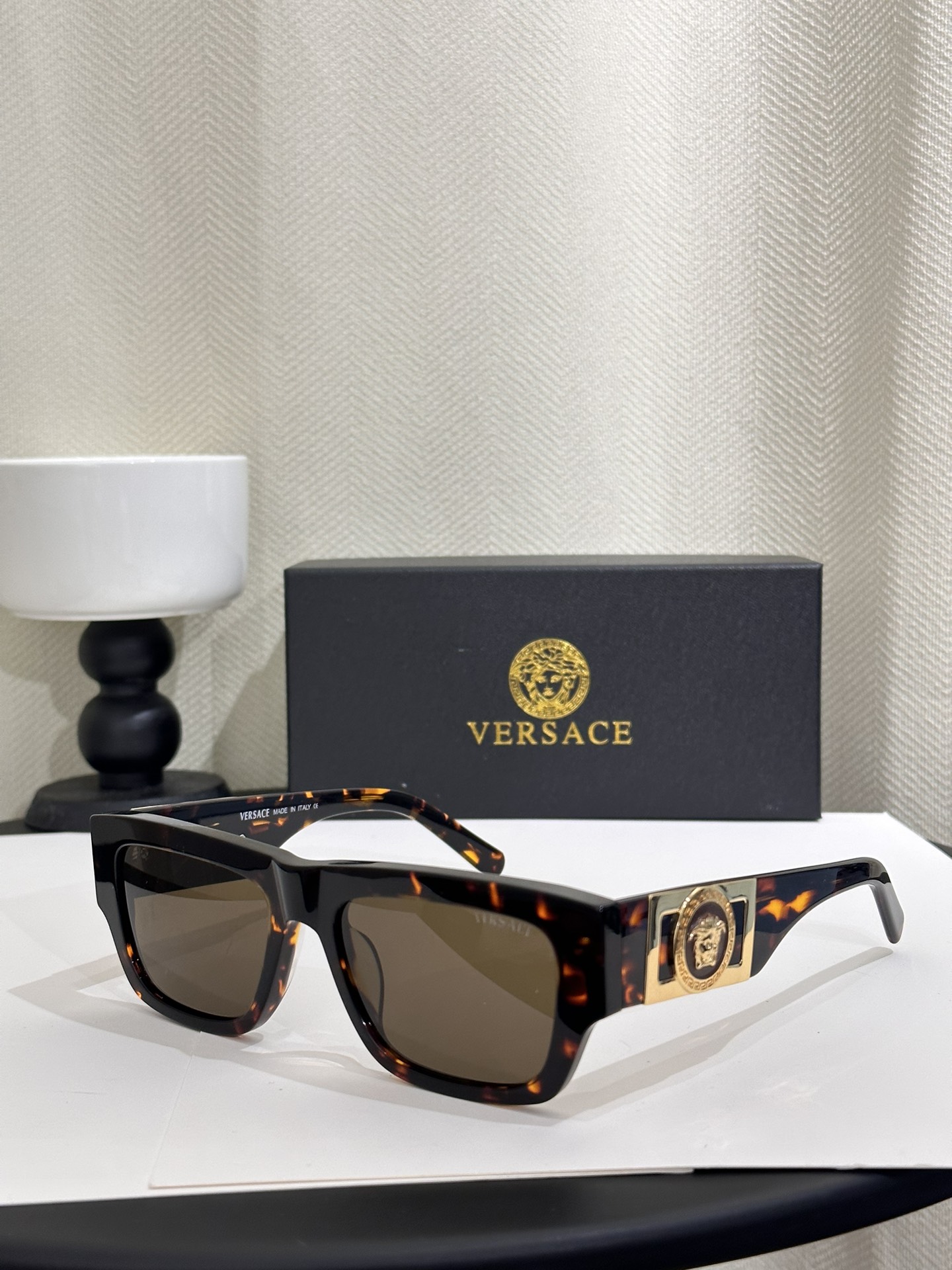 amber color of of replica Versace Sunglasses ve4416u