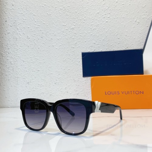 L^V Z2427E fake sunglasses