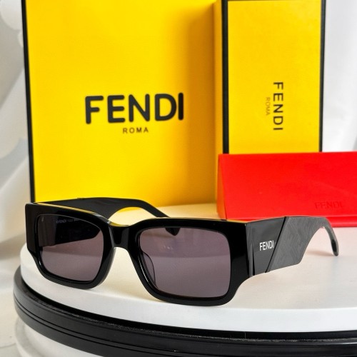 fendi FE40131F Best sunglasses