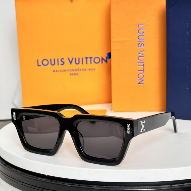 Copy L^V Z2216U Fish with sunglasses